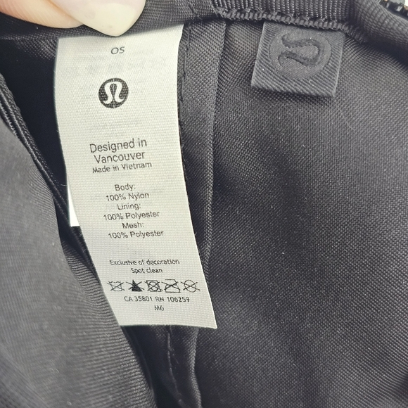 LULULEMON Black EASY ACCESS CROSSBODY BAG WATER REPELLENT ADJUSTABLE - Picture 4 of 7